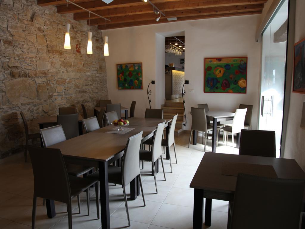 Boutique Hotel Dvor Dobrovo Esterno foto