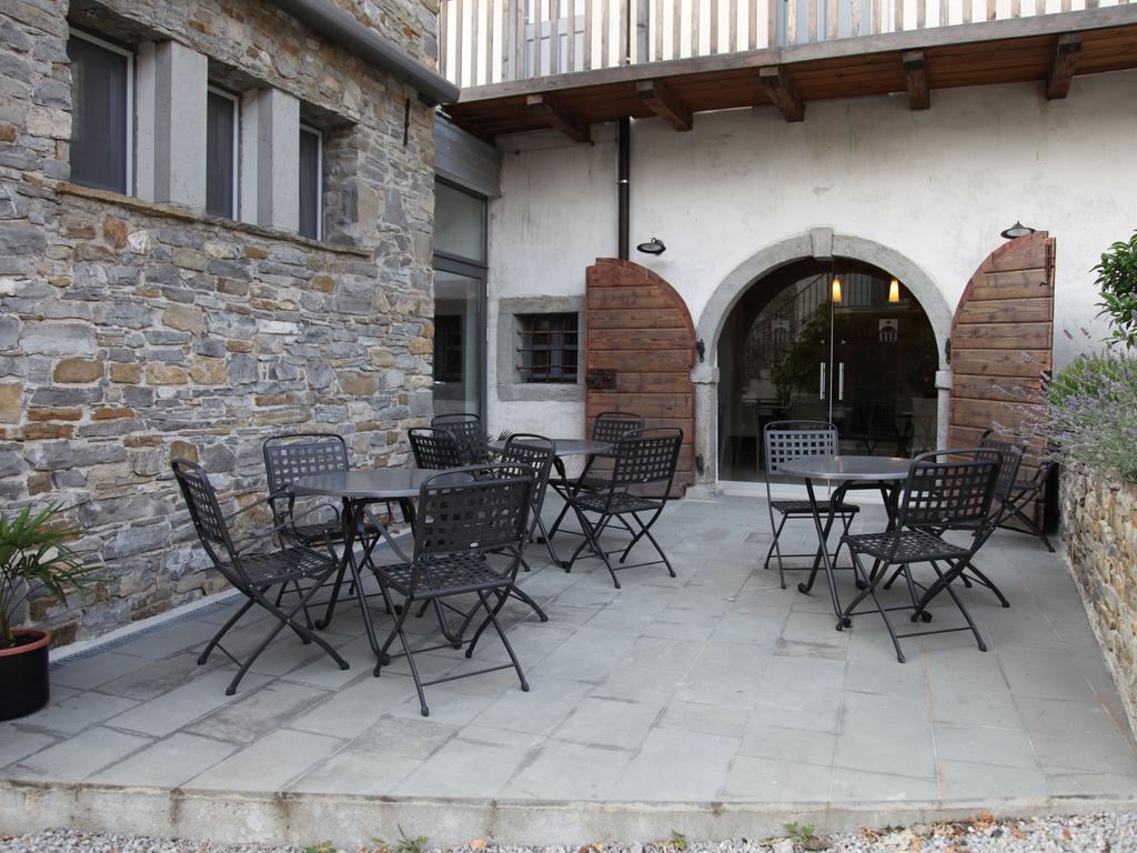 Boutique Hotel Dvor Dobrovo Esterno foto