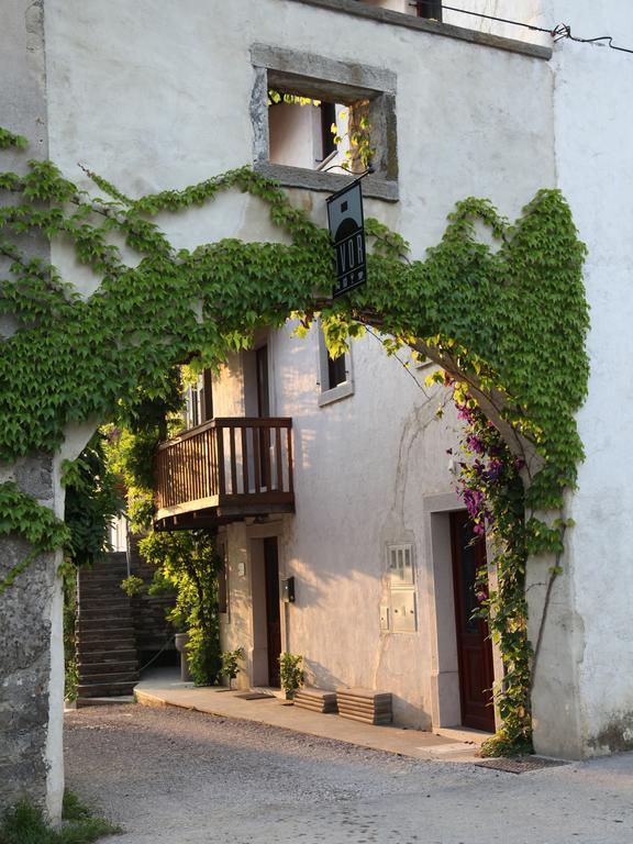 Boutique Hotel Dvor Dobrovo Esterno foto
