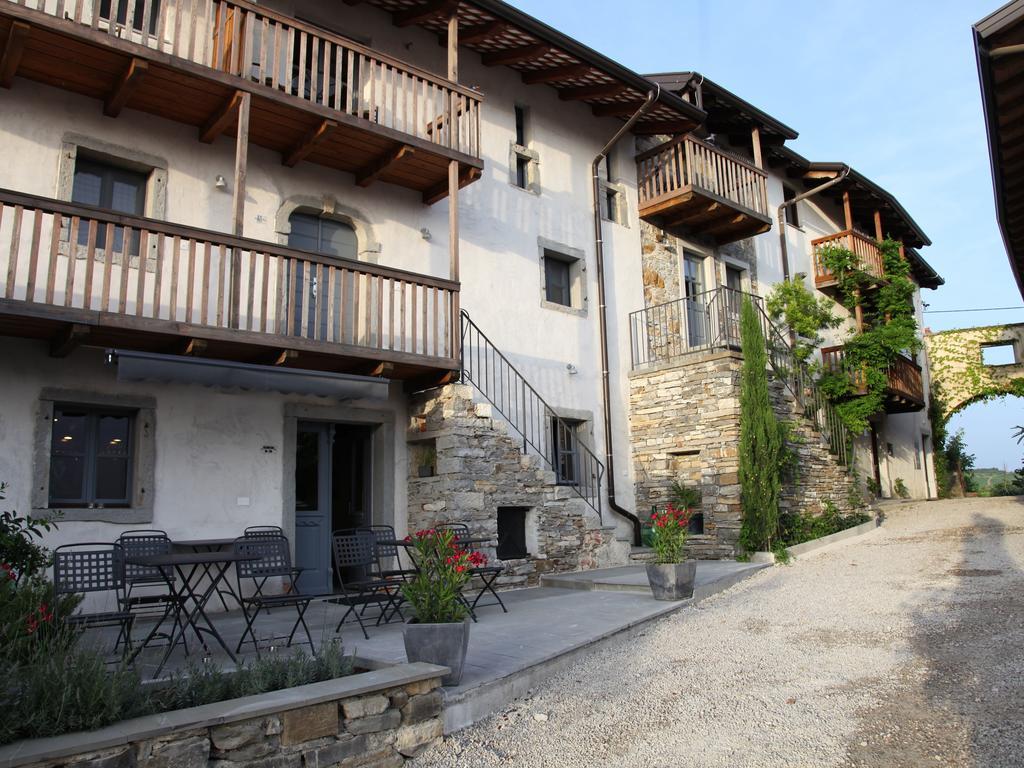 Boutique Hotel Dvor Dobrovo Esterno foto