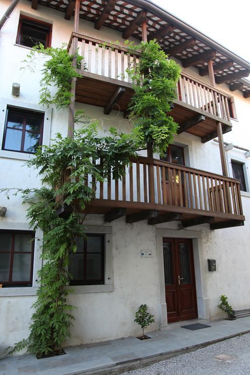 Boutique Hotel Dvor Dobrovo Esterno foto